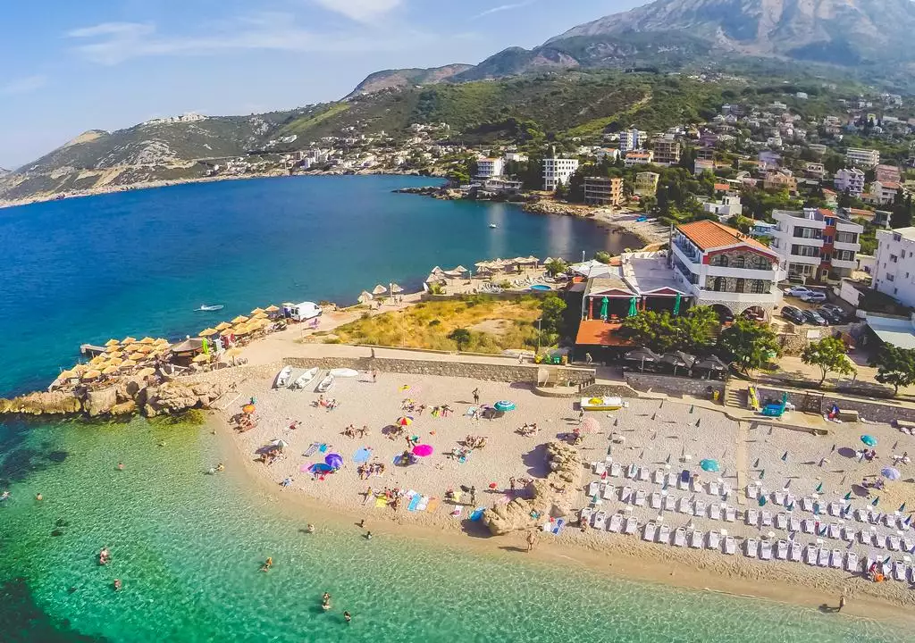 Отель, гостиница 376м² в Черногории, Добра Вода. Стоимостью 260000€ аренда фото-2