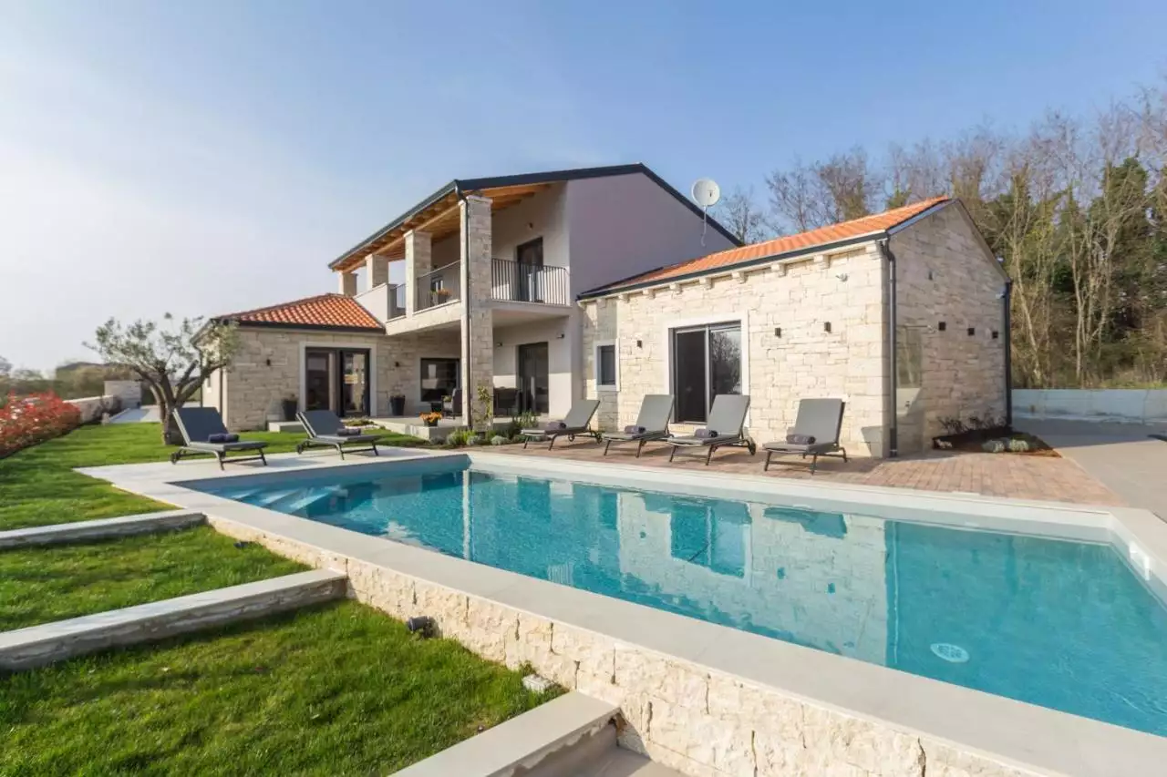 Дом 300м² в Хорватии, Радетичи. Стоимостью 1200000€ аренда фото-1