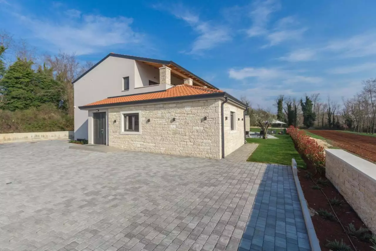 Дом 300м² в Хорватии, Радетичи. Стоимостью 1200000€ аренда фото-3