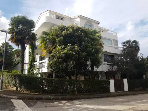 Отель, гостиница 523м² в Хорватии, Пореч. Стоимостью 1350000€ аренда фото-2