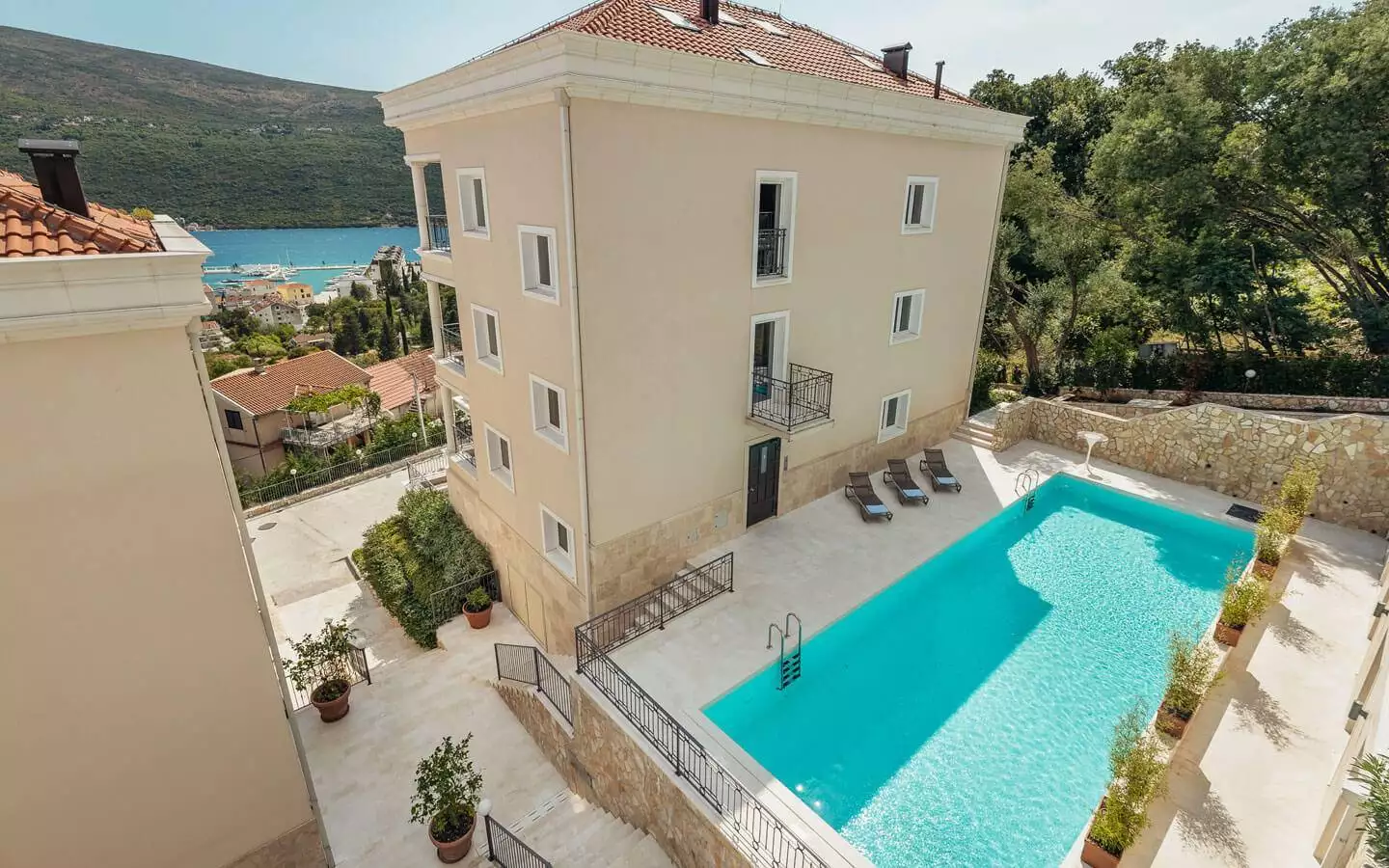 Квартира 1796м² в Черногории, Кумбор. Стоимостью 600000€ аренда фото-4