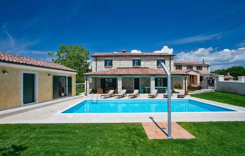 Вилла 250м² в Италии, Мутиньяно. Стоимостью 630000€ аренда фото-1