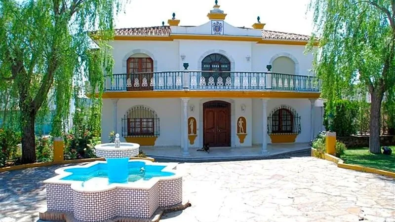 Дом 860м² в Испании, Эстепона. Стоимостью 1643693£ аренда фото-2