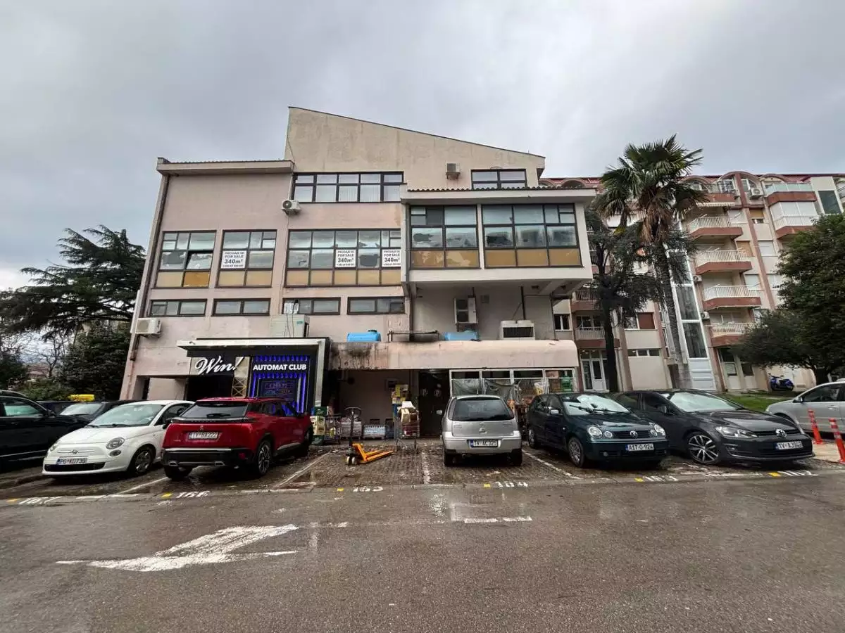 Здание 1м² в Черногории, Тиват. Стоимостью 1870000€ аренда фото-3