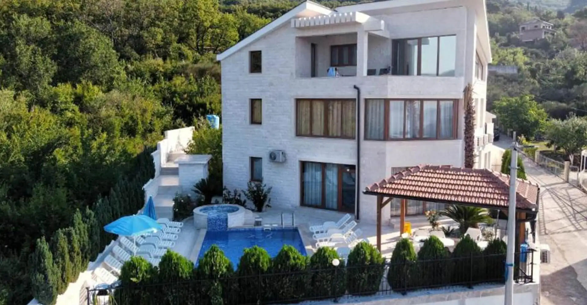 Отель, гостиница 280м² в Черногории, Топла. Стоимостью 550000€ аренда фото-1