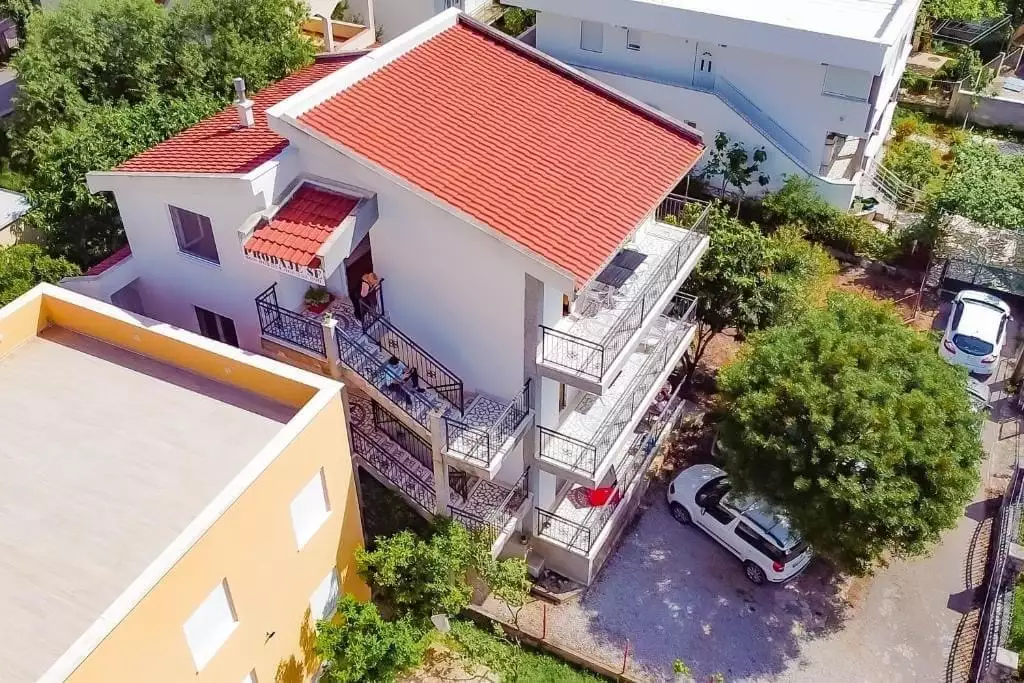 Отель, гостиница 340м² в Черногории, Добра Вода. Стоимостью 300000€ аренда фото-3
