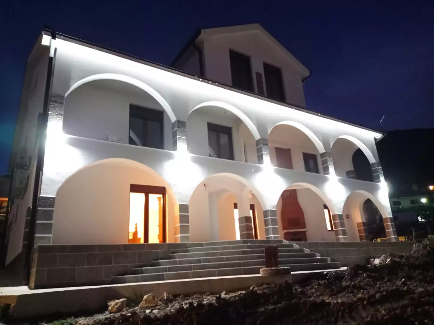 Вилла 384м² в Черногории, Херцег-Нови. Стоимостью 1312000€ аренда фото-2
