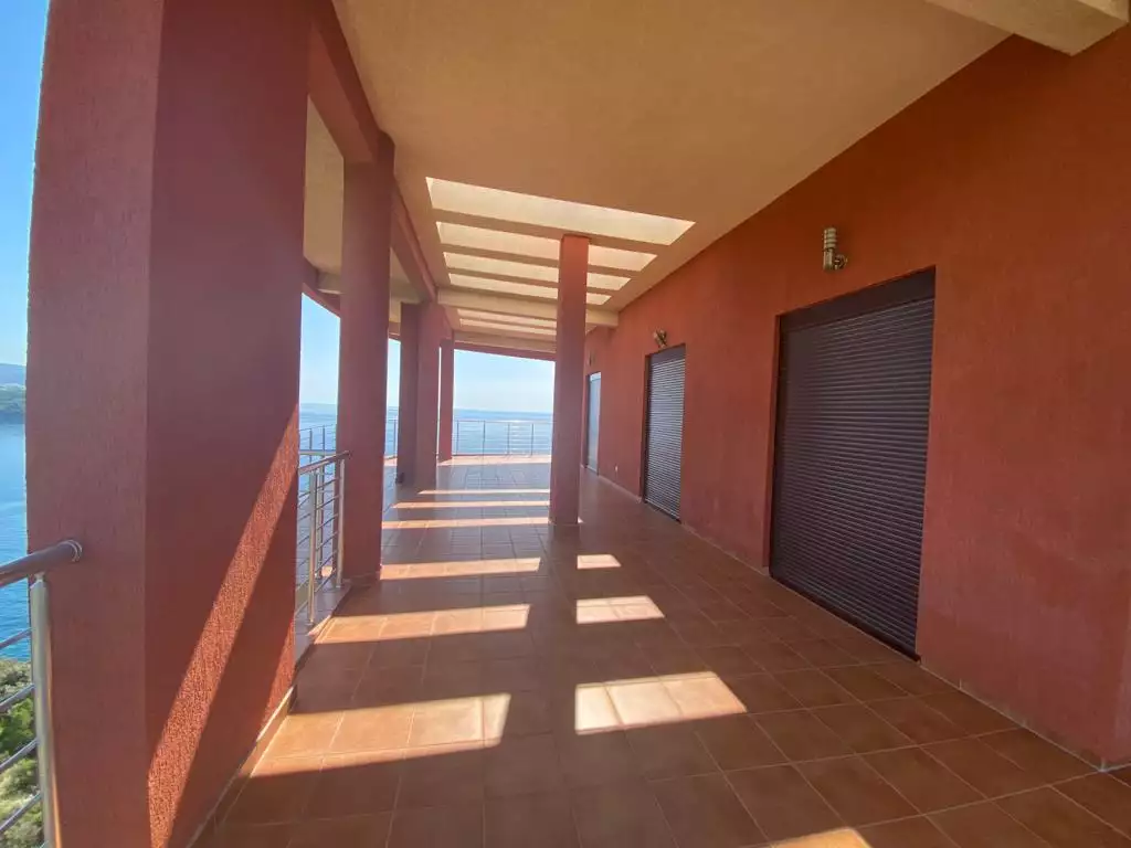 Квартира 227м² в Черногории, Добра Вода. Стоимостью 550000€ аренда фото-15