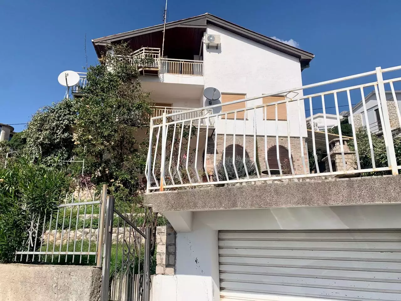 Дом 240м² в Черногории, Добра Вода. Стоимостью 268000€ аренда фото-1