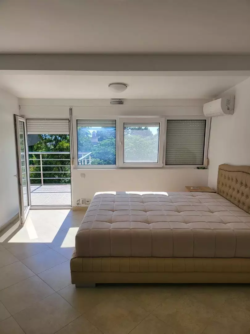 Отель, гостиница 188м² в Черногории, Утеха. Стоимостью 210000€ аренда фото-11