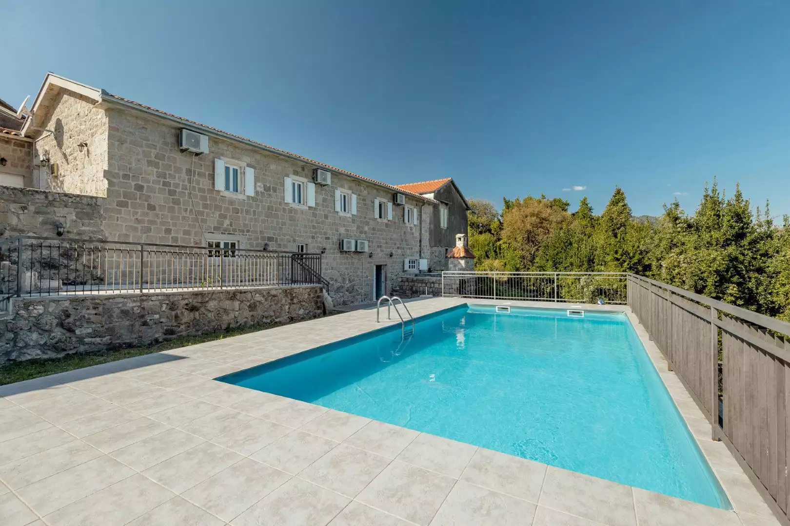 Вилла 176м² в Черногории, Кримовица. Стоимостью 595000€ аренда фото-1