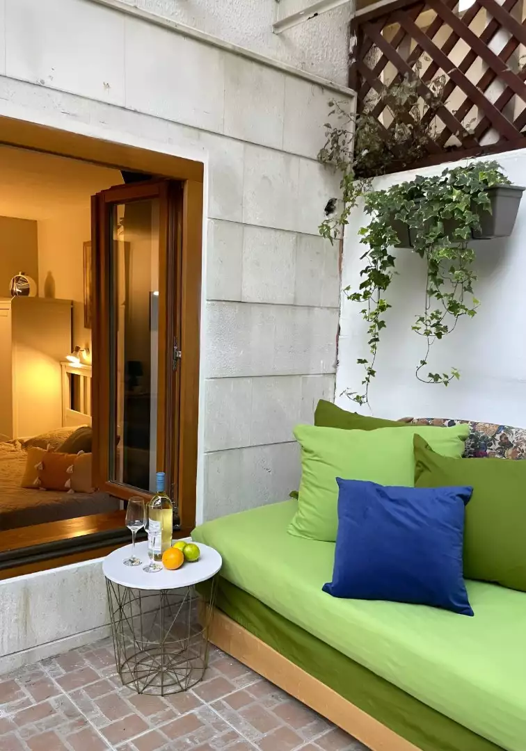 Квартира 24м² в Черногории, Херцег-Нови. Стоимостью 75000€ аренда фото-1