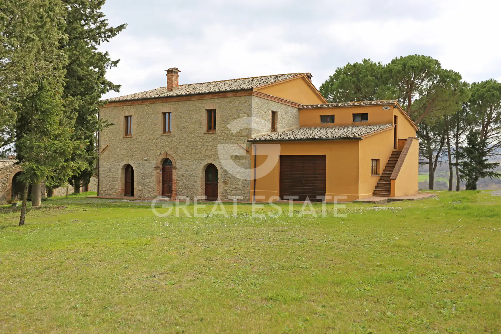 Дача 567м² в Италии, Сиена. Стоимостью 2550000€ аренда фото-1