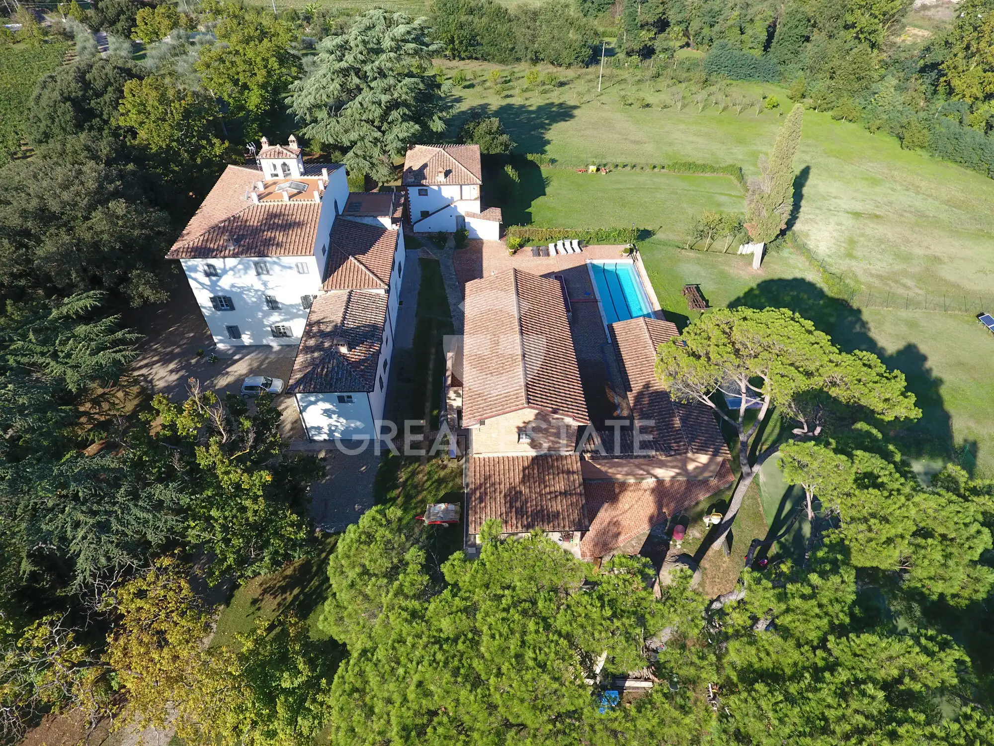 Дом 1200м² в Италии, Ареццо. Стоимостью 3200000€ аренда фото-2