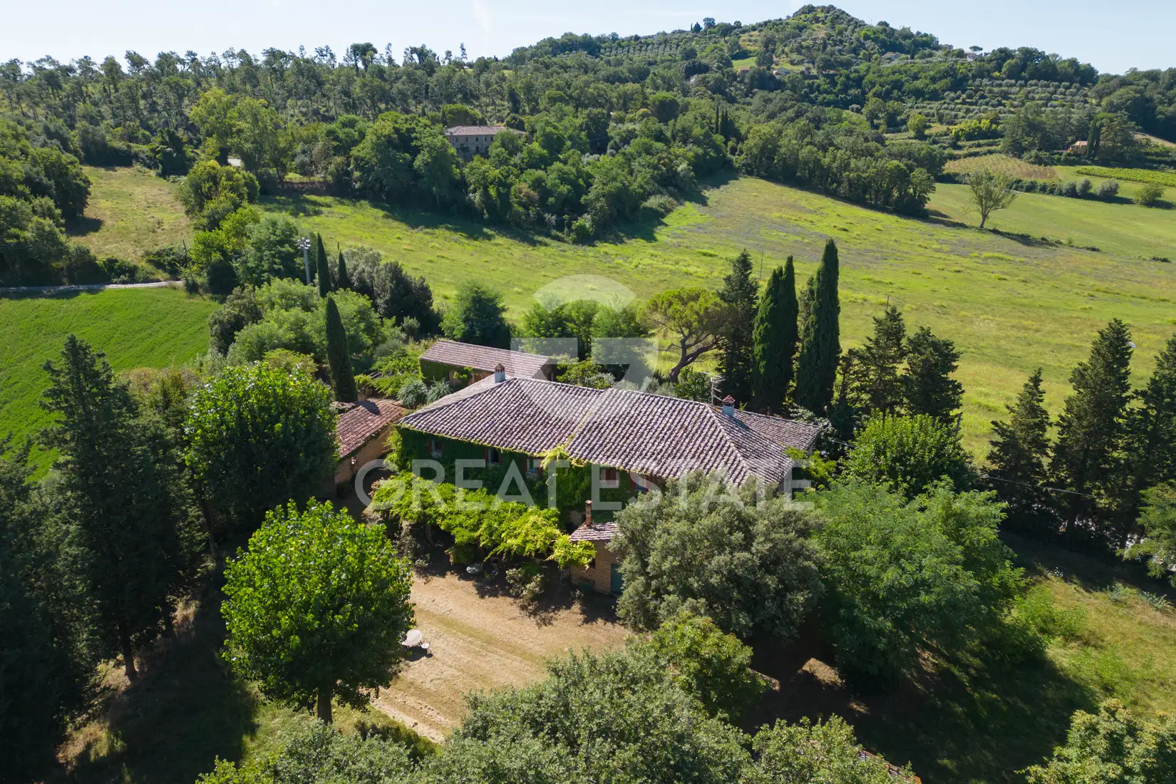 Дом 1272м² в Италии, Сиена. Стоимостью 1290000€ аренда фото-2