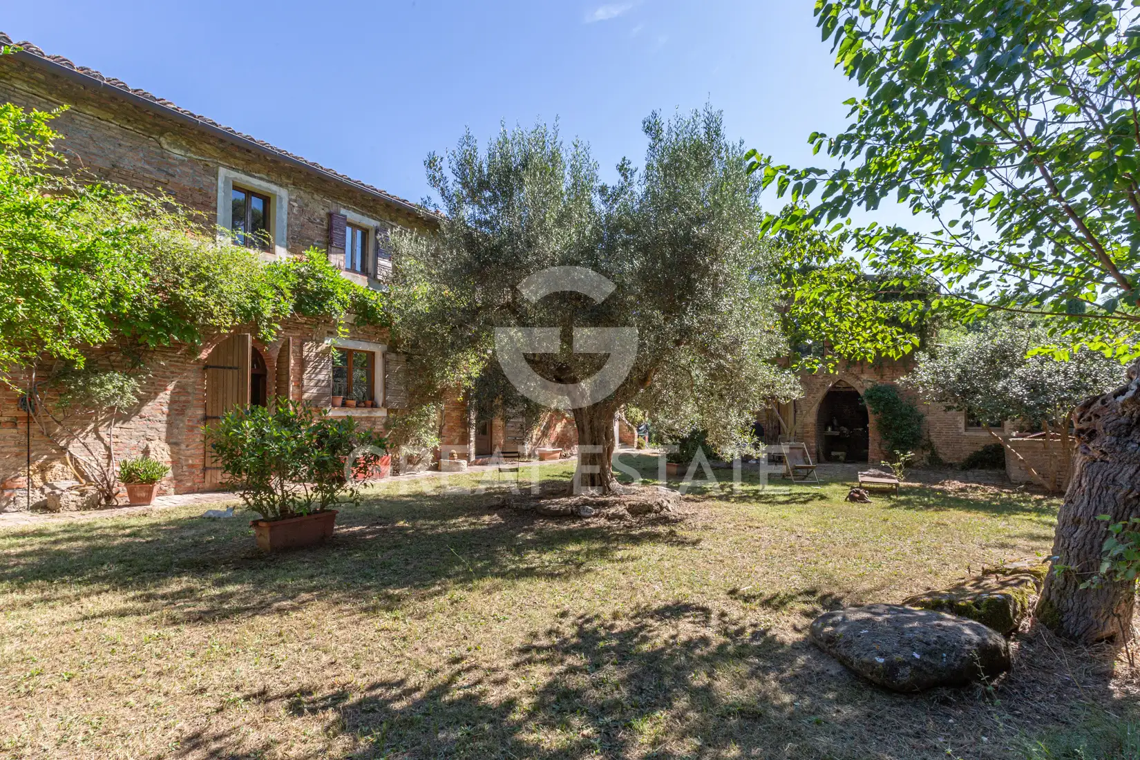 Дом 1272м² в Италии, Сиена. Стоимостью 1290000€ аренда фото-6