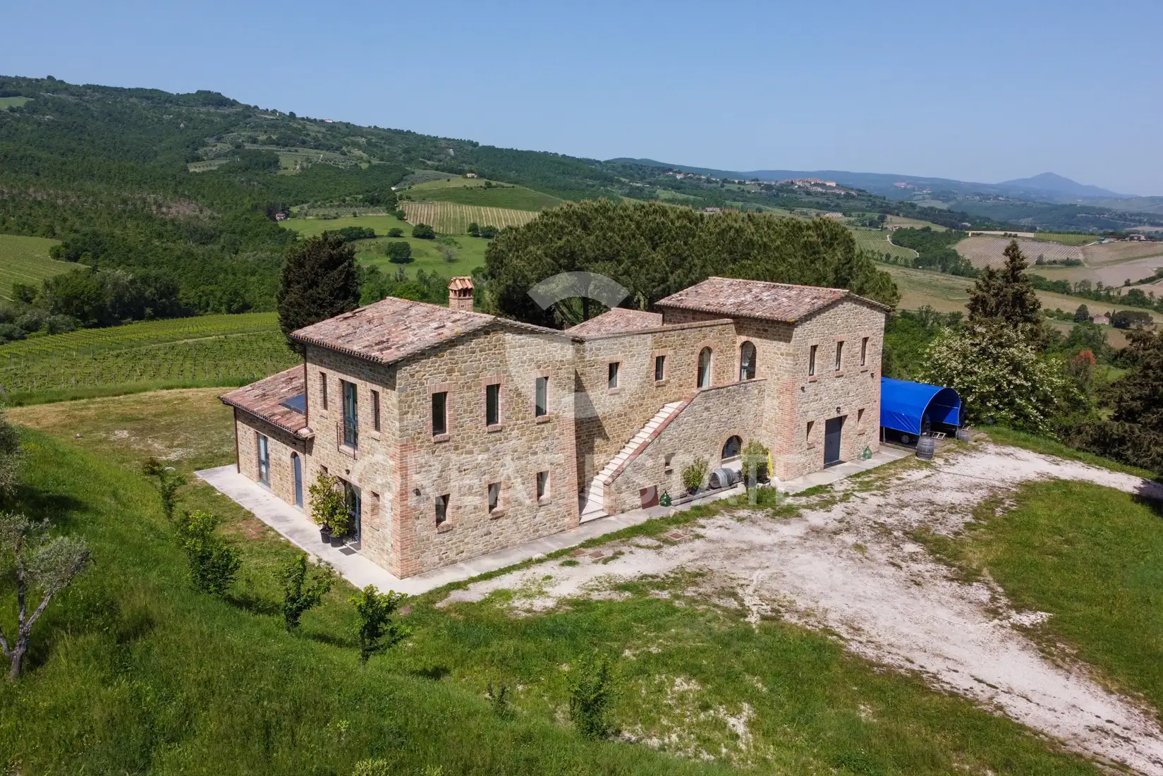 Дом 558м² в Италии, Терни. Стоимостью 2300000€ аренда фото-7