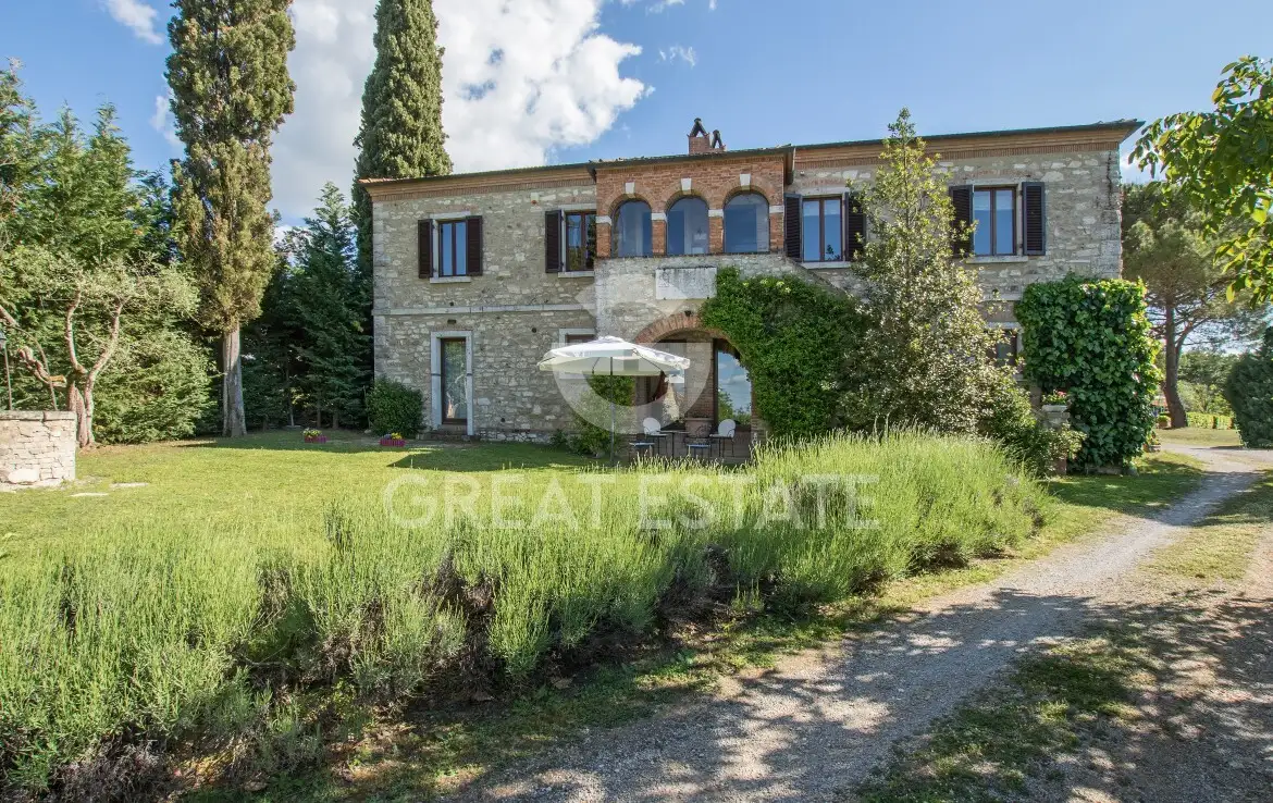 Дом 540м² в Италии, Сиена. Стоимостью 1200000€ аренда фото-11