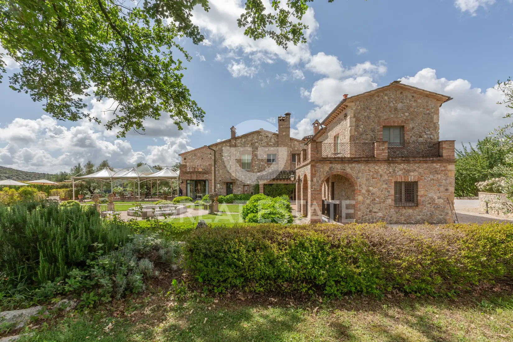 Вилла 1202м² в Италии, Терни. Стоимостью 2800000€ аренда фото-4