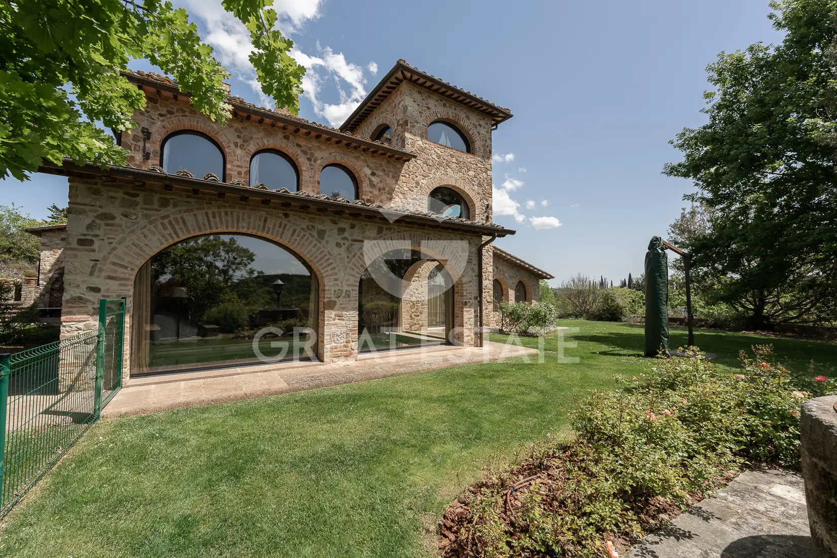 Дом 1198м² в Италии, Сиена. Стоимостью 9000000€ аренда фото-14