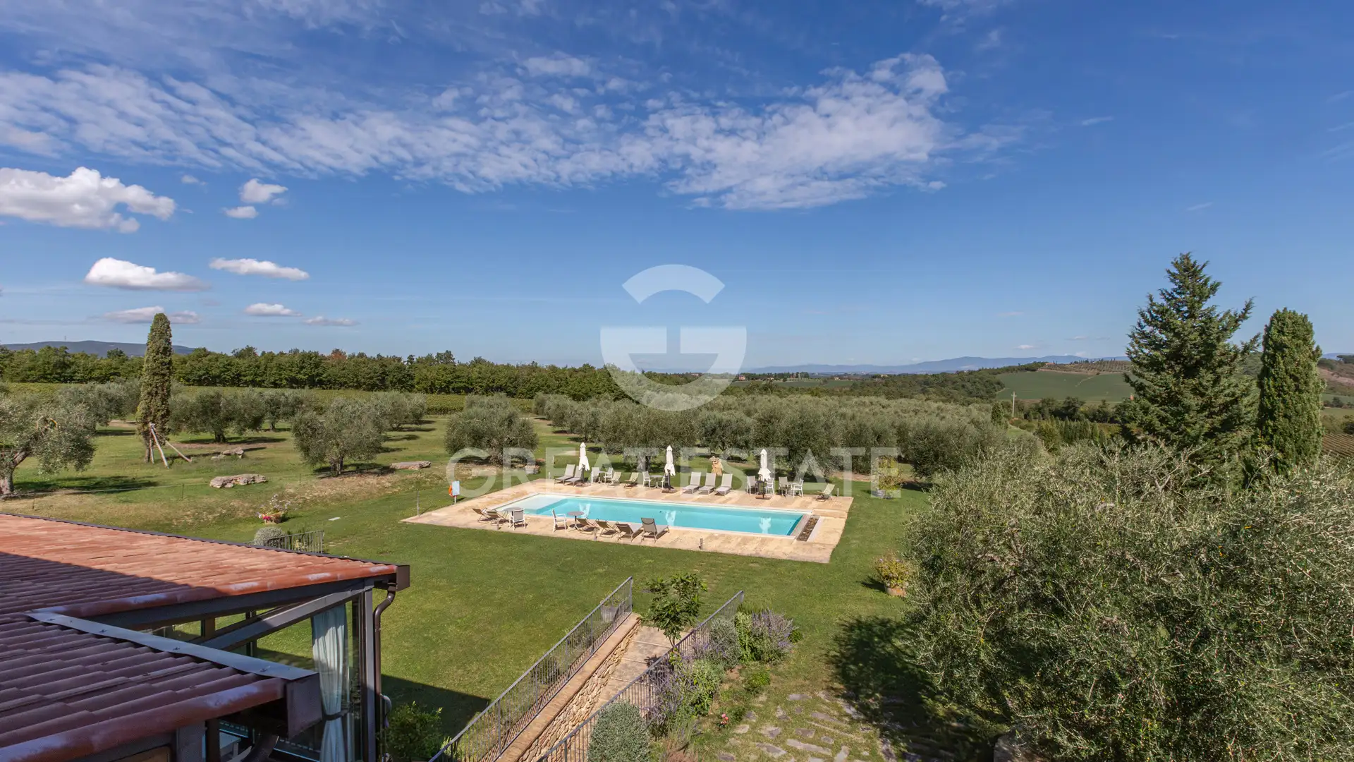 Дом 4584м² в Италии, Сиена. Стоимостью 15000000€ аренда фото-2