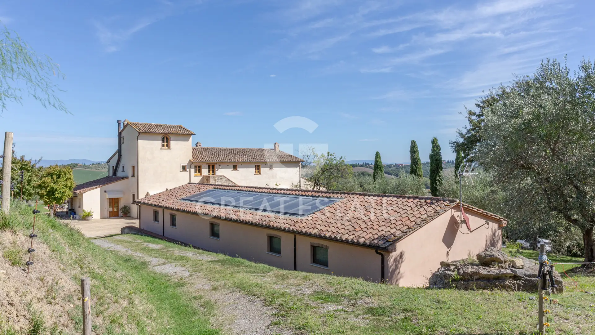 Дом 4584м² в Италии, Сиена. Стоимостью 15000000€ аренда фото-11