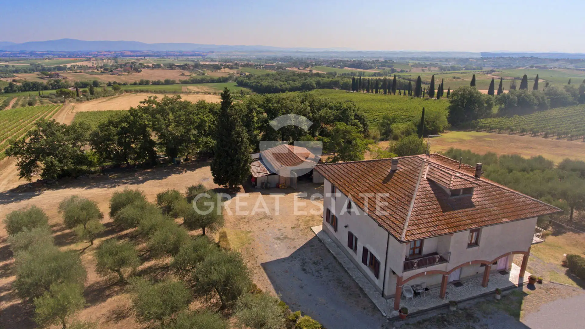 Дача 610м² в Италии, Сиена. Стоимостью 860000€ аренда фото-2