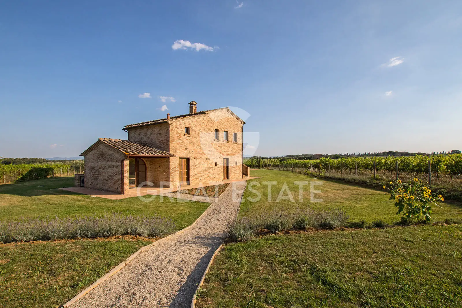 Дом 305м² в Италии, Ареццо. Стоимостью 1200000€ аренда фото-2