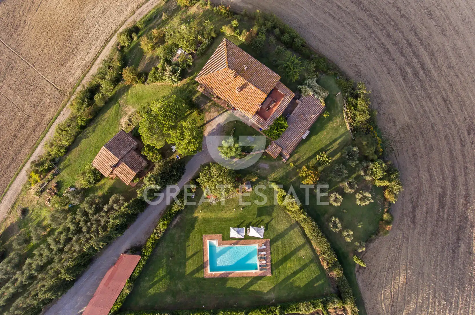 Дом 930м² в Италии, Сиена. Стоимостью 2900000€ аренда фото-8