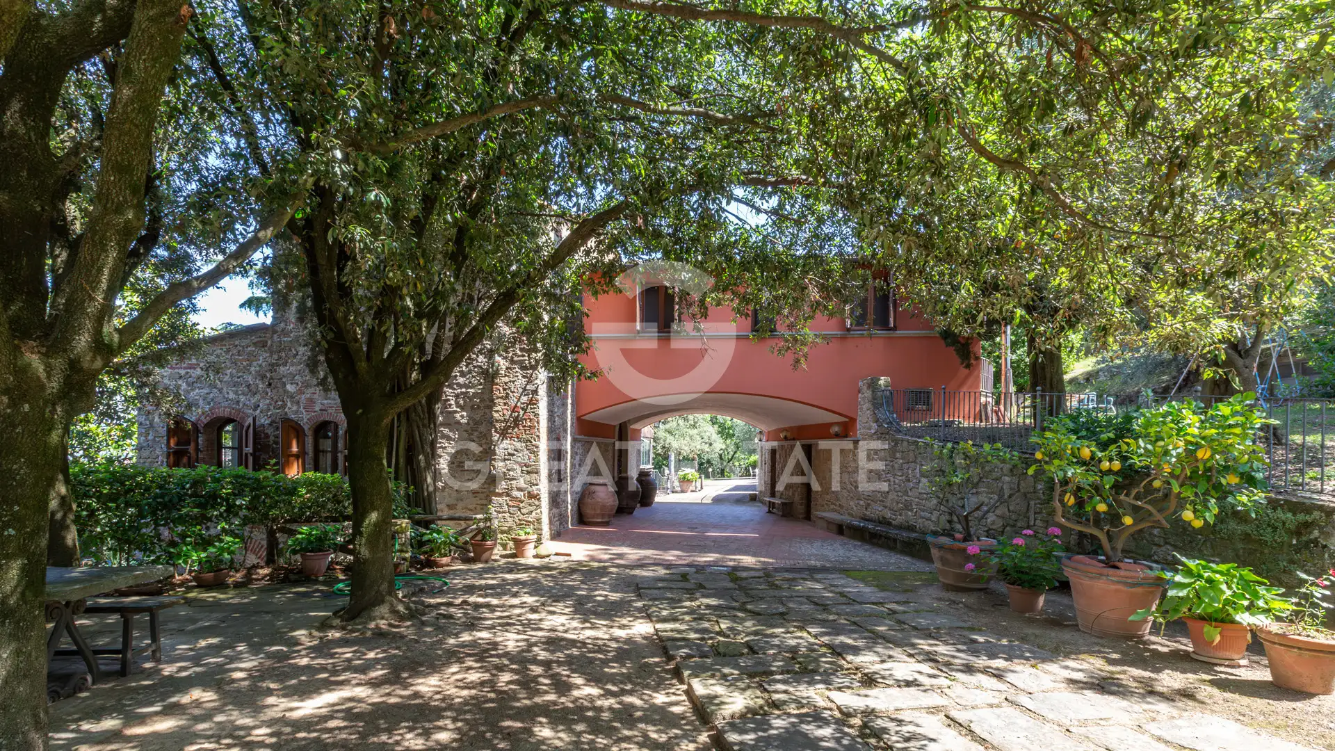 Дом 630м² в Италии, Ареццо. Стоимостью 980000€ аренда фото-6