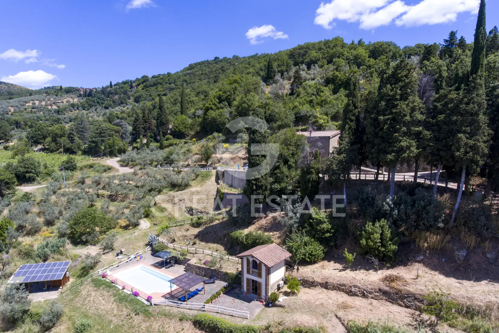 Дом 926м² в Италии, Ареццо. Стоимостью 1500000€ аренда фото-12