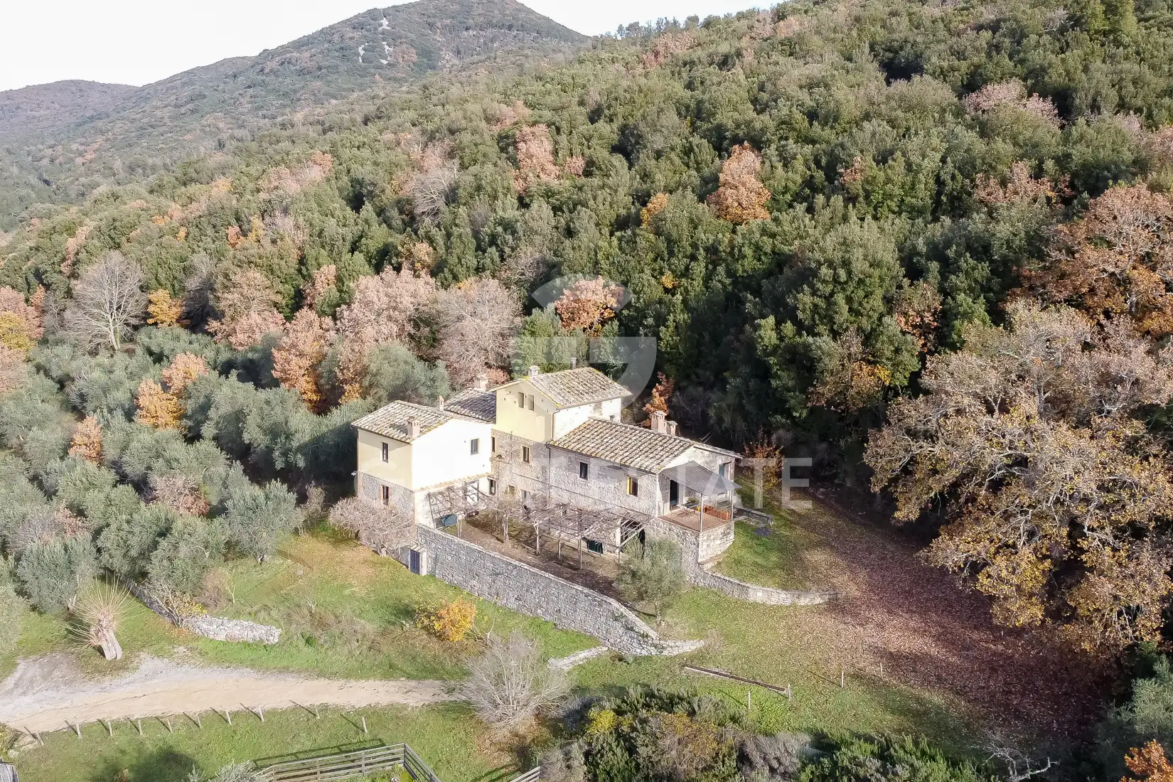 Дом 2745м² в Италии, Сиена. Стоимостью 2800000€ аренда фото-3