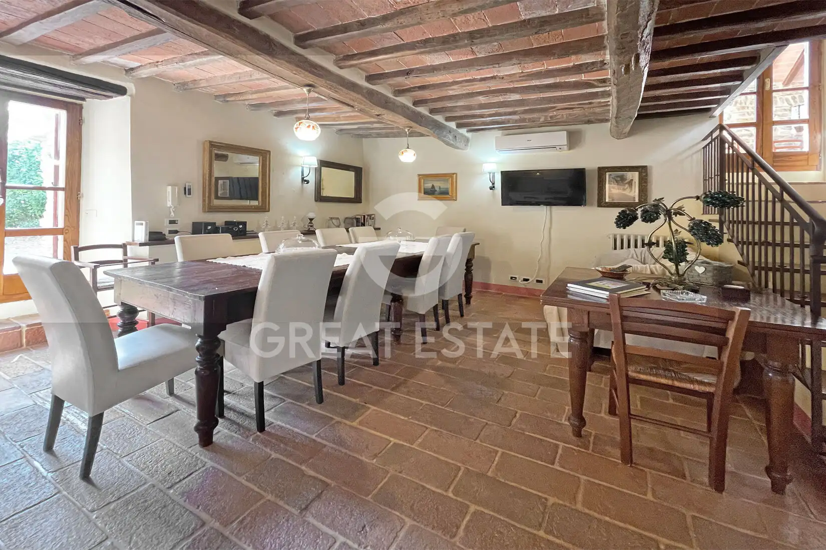 Дом 345м² в Италии, Ареццо. Стоимостью 1400000€ аренда фото-14