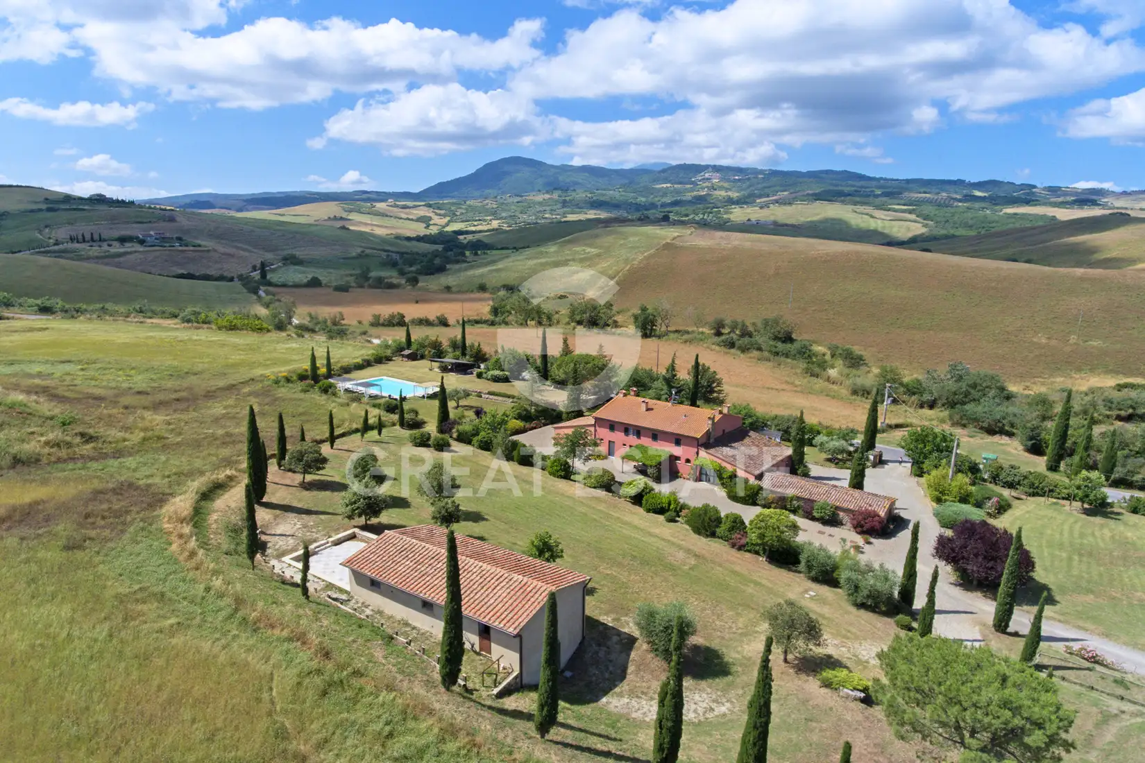 Дом 848м² в Италии, Сиена. Стоимостью 1750000€ аренда фото-1