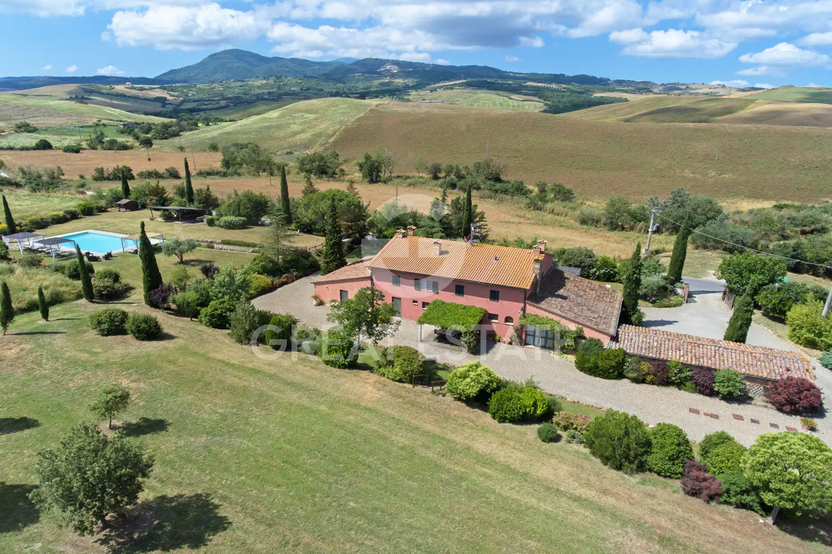Дом 848м² в Италии, Сиена. Стоимостью 1750000€ аренда фото-4