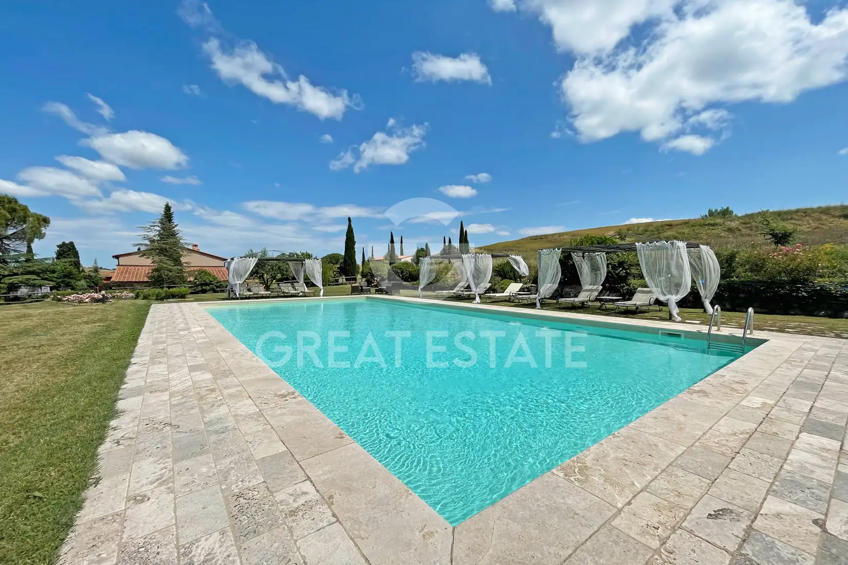 Дом 848м² в Италии, Сиена. Стоимостью 1750000€ аренда фото-15