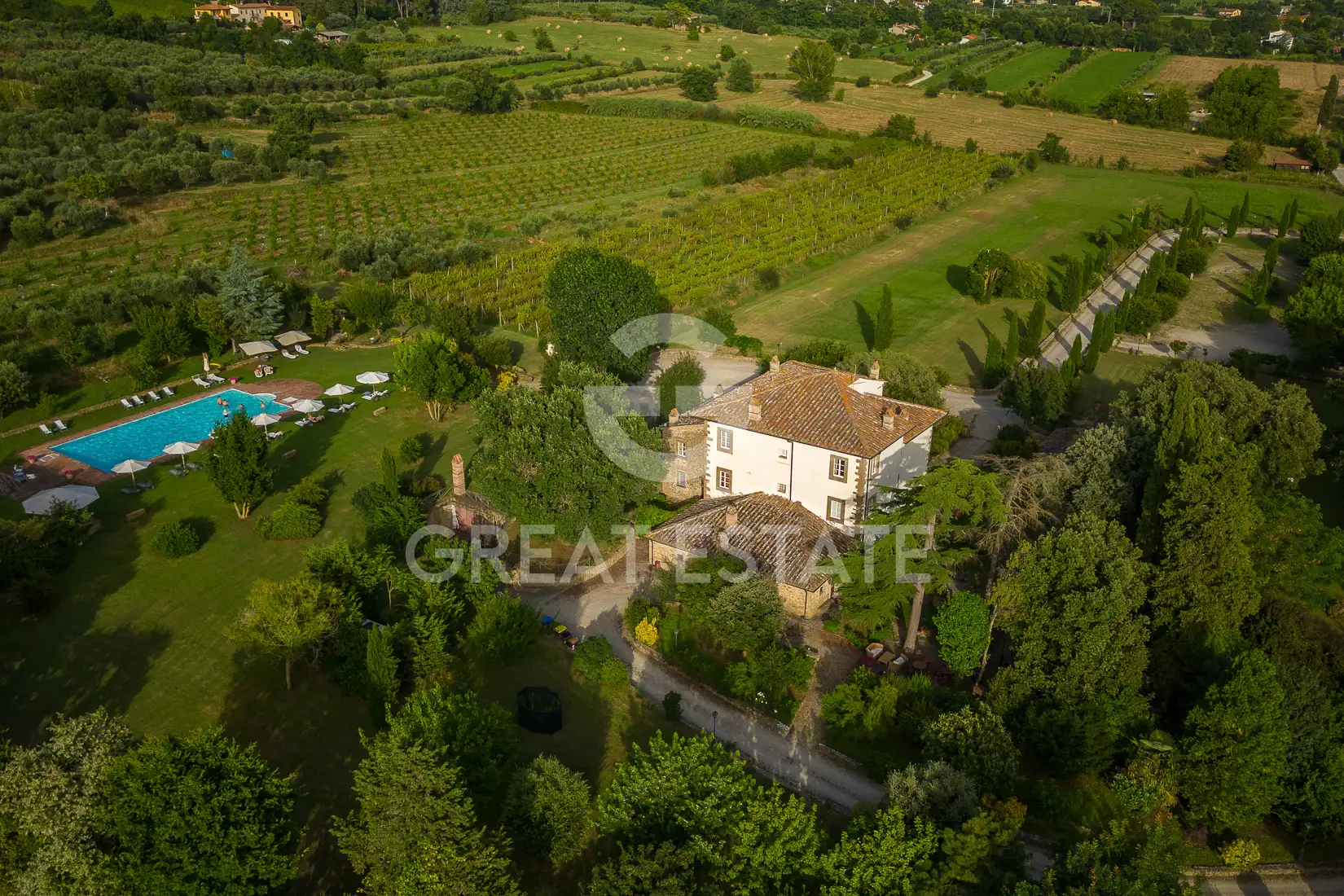 Дом 1075м² в Италии, Ареццо. Стоимостью 3500000€ аренда фото-3