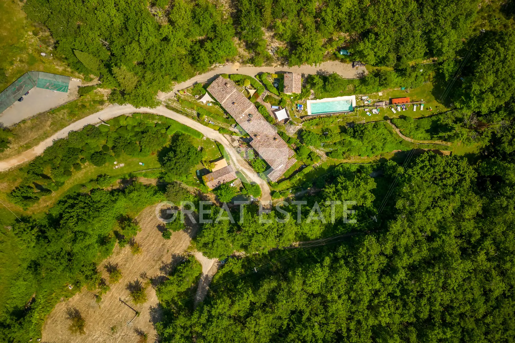 Дом 945м² в Италии, Сиена. Стоимостью 1700000€ аренда фото-2