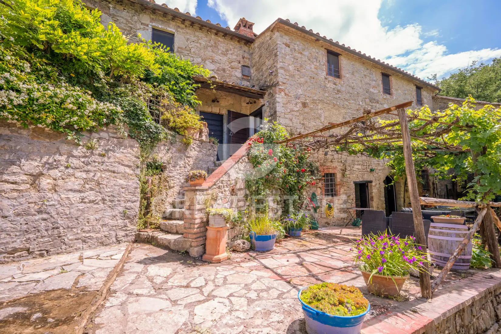 Дом 945м² в Италии, Сиена. Стоимостью 1700000€ аренда фото-10