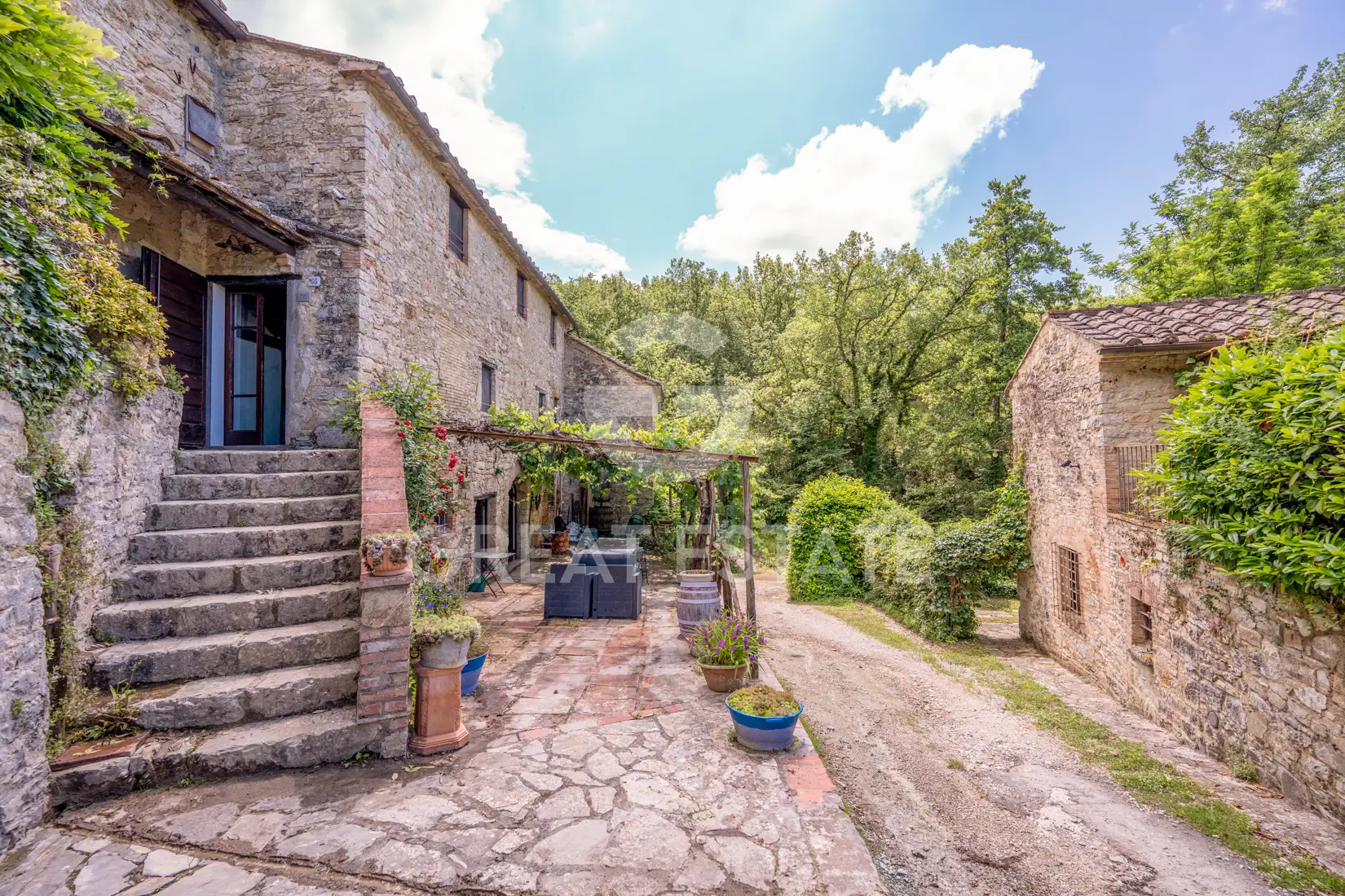 Дом 945м² в Италии, Сиена. Стоимостью 1700000€ аренда фото-12