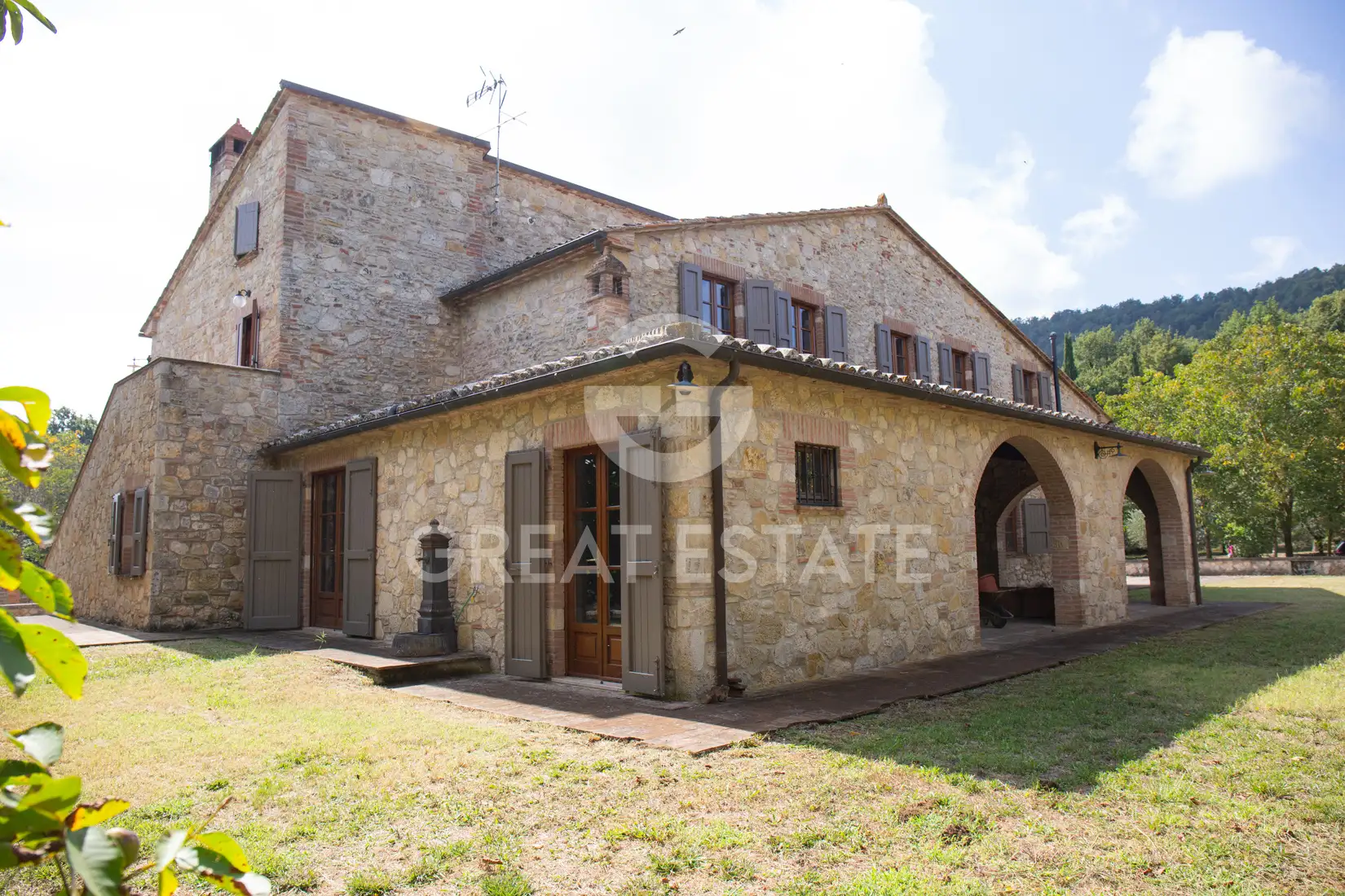 Дом 1348м² в Италии, Сиена. Стоимостью 1950000€ аренда фото-3