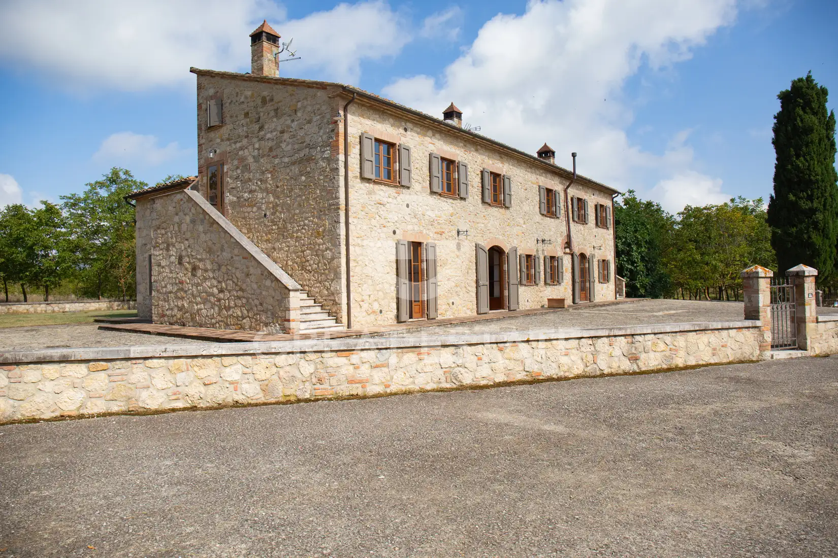 Дом 1348м² в Италии, Сиена. Стоимостью 1950000€ аренда фото-6