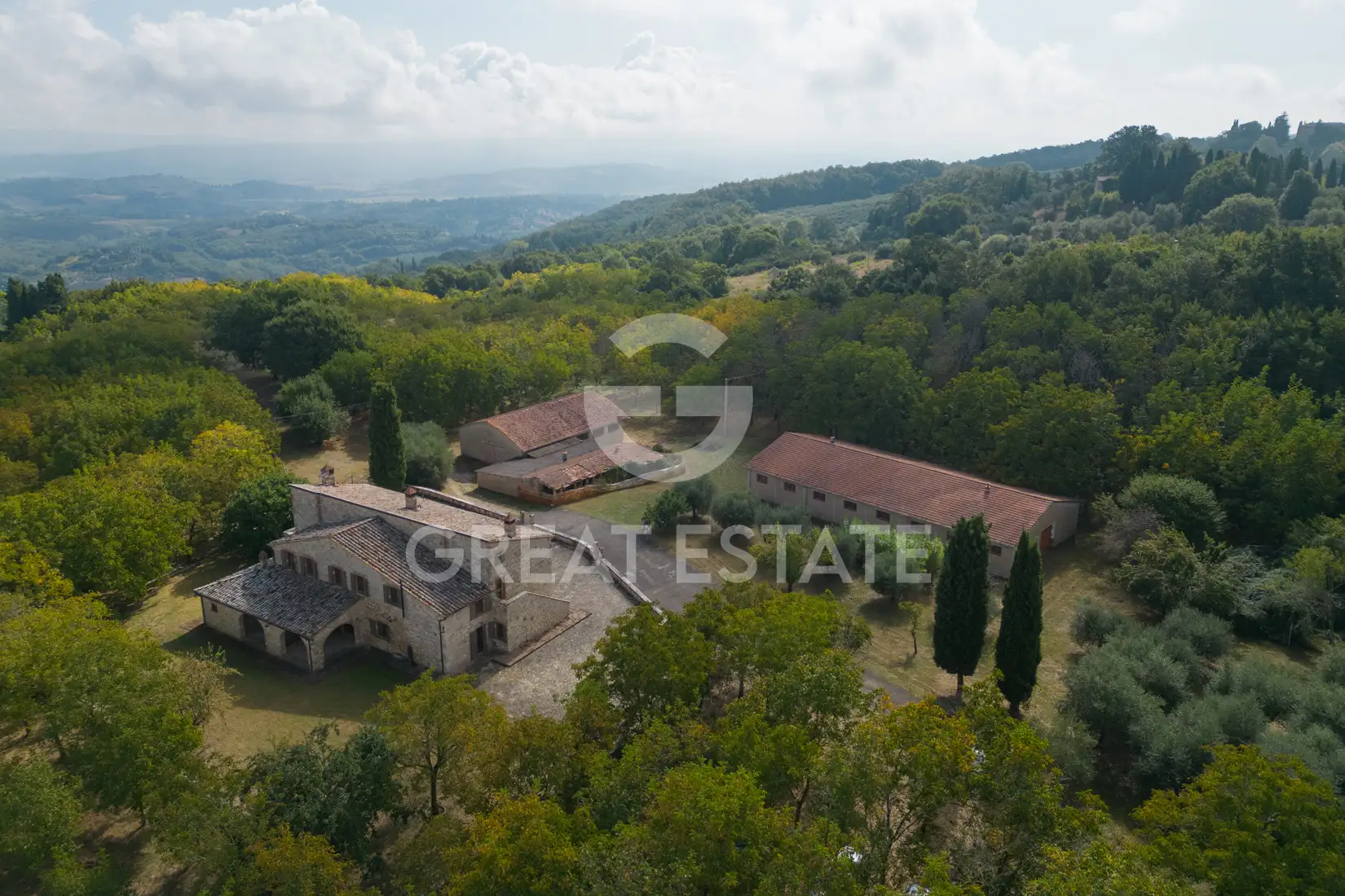 Дом 1348м² в Италии, Сиена. Стоимостью 1950000€ аренда фото-9