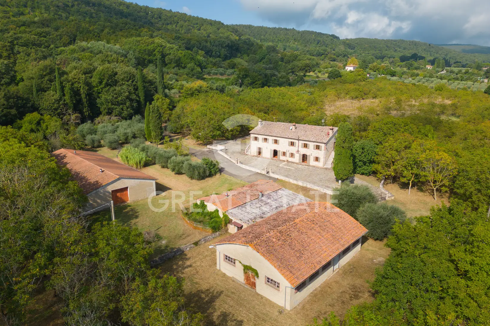 Дом 1348м² в Италии, Сиена. Стоимостью 1950000€ аренда фото-13