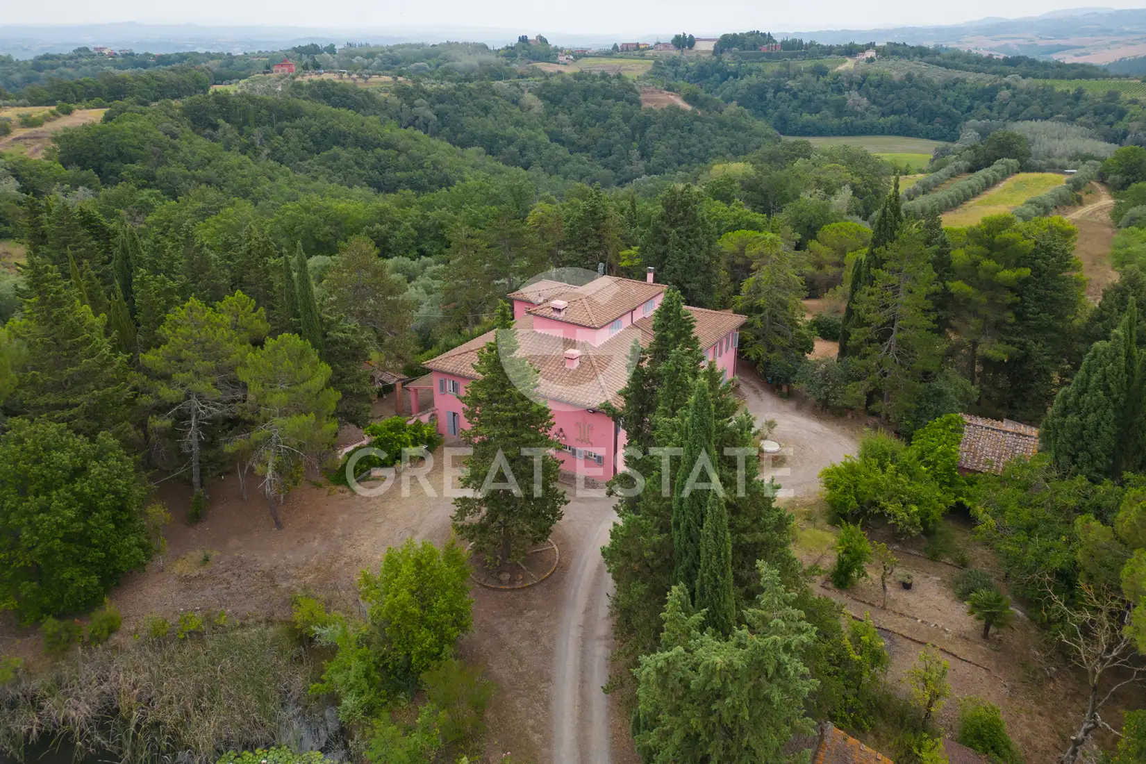 Дом 2283м² в Италии, Флоренция. Стоимостью 4700000€ аренда фото-4
