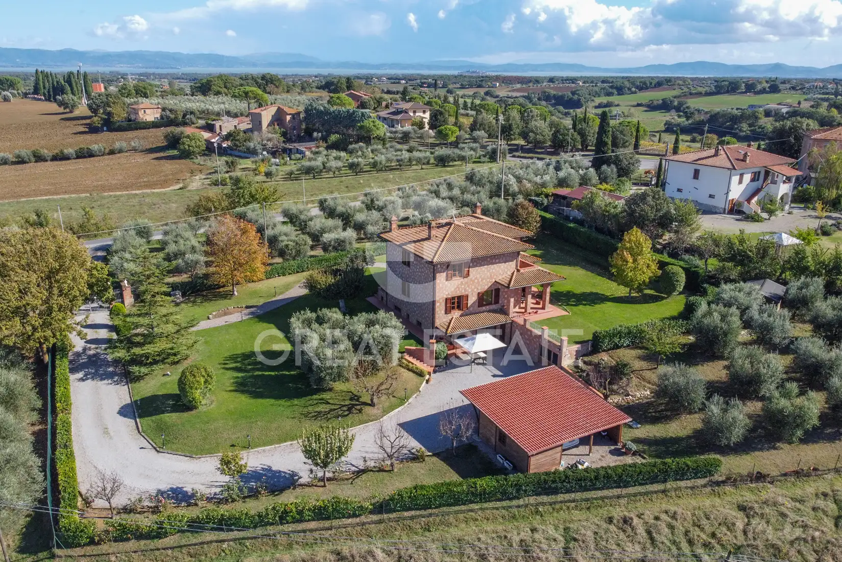 Дом 569м² в Италии, Перуджа. Стоимостью 890000€ аренда фото-2