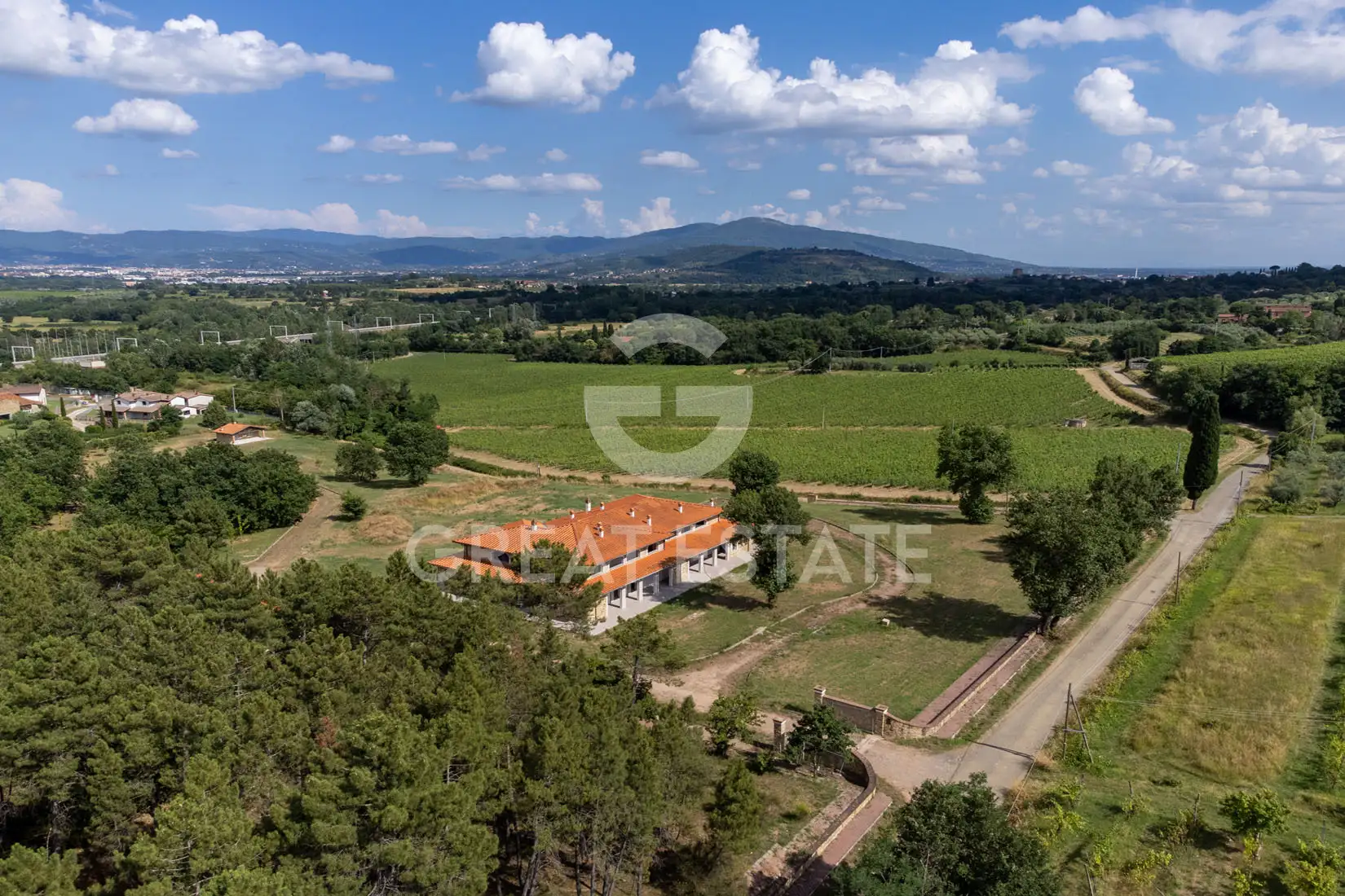 Дом 1024м² в Италии, Ареццо. Стоимостью 1350000€ аренда фото-2