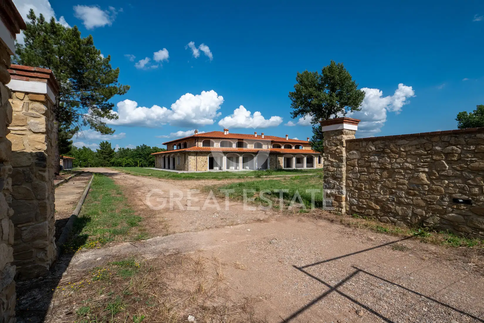 Дом 1024м² в Италии, Ареццо. Стоимостью 1350000€ аренда фото-9