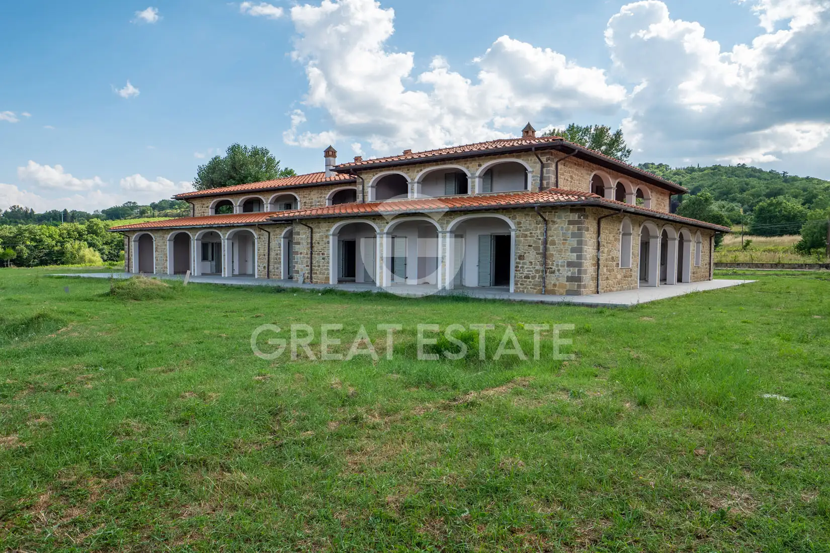 Дом 1024м² в Италии, Ареццо. Стоимостью 1350000€ аренда фото-10