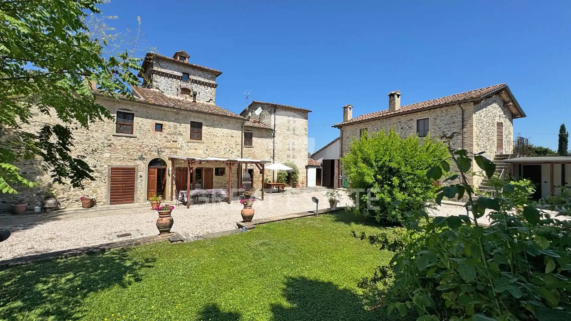 Дом 535м² в Италии, Ареццо. Стоимостью 1350000€ аренда фото-10